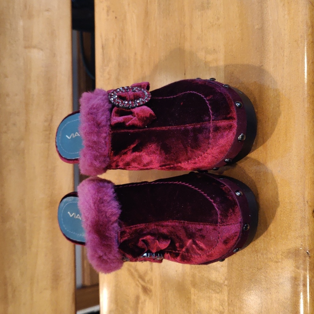 Via Spiga made in Italy burgundy velvet mules size 6.5